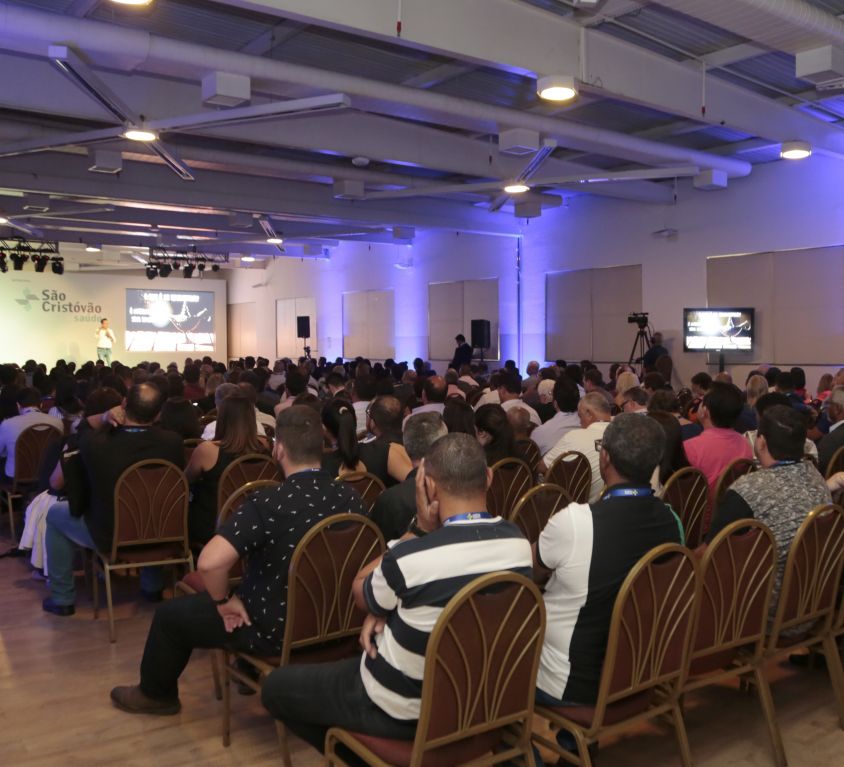 <b>SINDIMAIS 2018</b><br /><br /><i class="fas fa-tag"></i> Corporativo, debate, palestras, feira de negócios e stands<br /><br /><i class="fas fa-users"></i> 400 pax