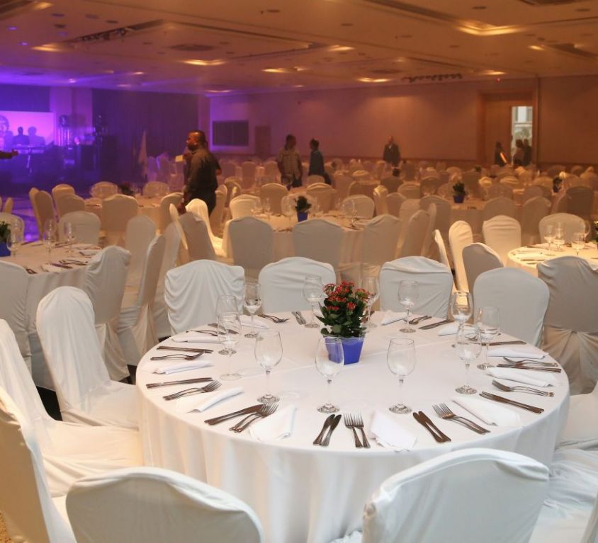 <b>25 ANOS E POSSE DE DIRETORIA</b><br /><br /><i class="fas fa-tag"></i> Cerimônia de posse, comemoração, banda, jantar<br /><br /><i class="fas fa-users"></i> 300 pax